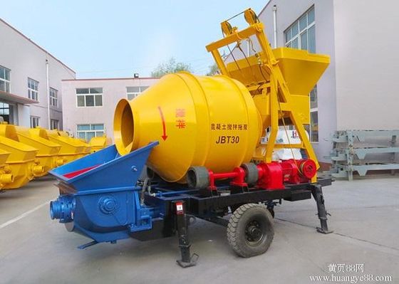 Çin 4 Hidrolik Kontrollü Destek Ayaklı Yüksek Verimli Taşınabilir Beton Pompası 40m3 / Hr Tedarikçi